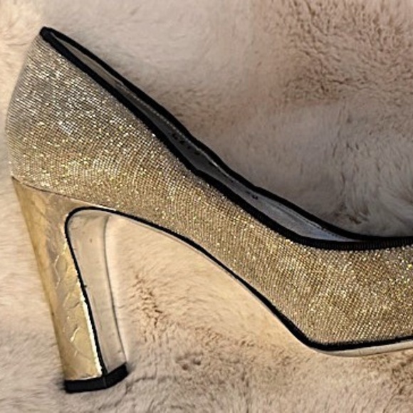 Gold Glitter DOLCE & GABBANA Pumps 7.5 [VINTAGE - GREAT CONDITION] - Picture 4 of 7